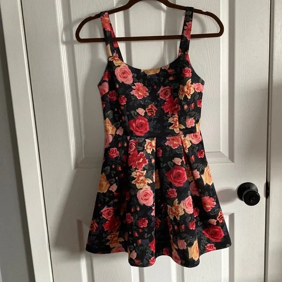 green emerald velvet dress Floral Print Fit-and-Flare Casual Midi Dress– PromGirl main image 0